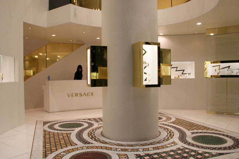 Vetrine stand Versace Baselworld